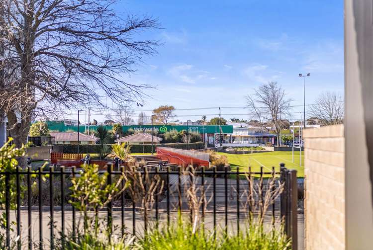 G03/36A Greenslade Crescent Northcote_12