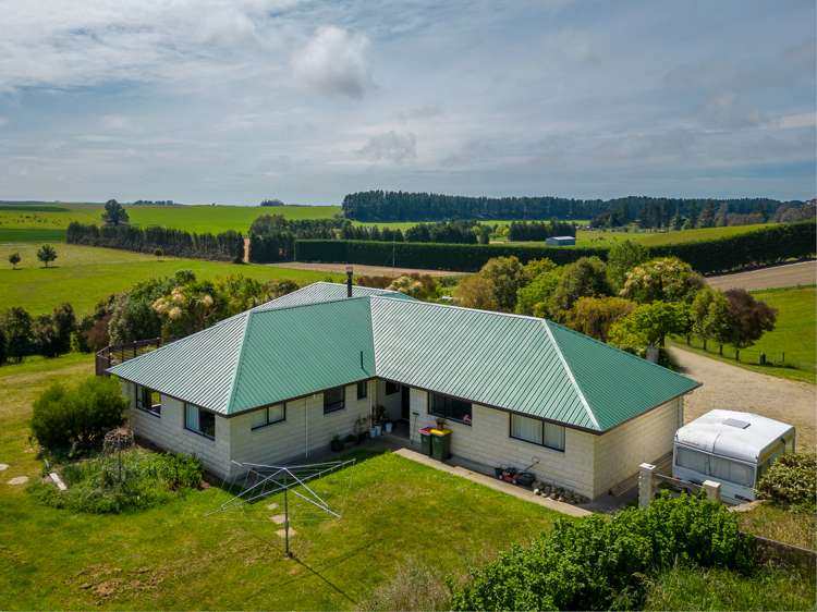 277 Hook School Road Makikihi_17