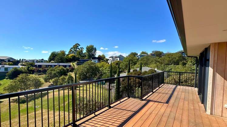 6 Lake View Place Fairhall_3