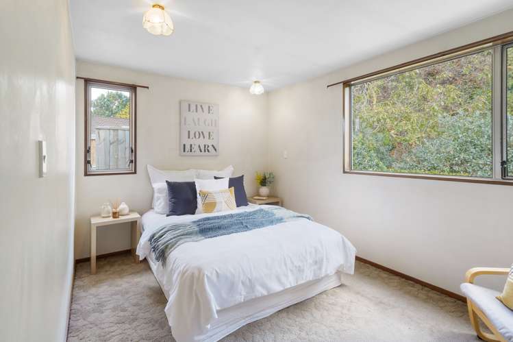 2/6 Hythe Lane Saint Martins_5