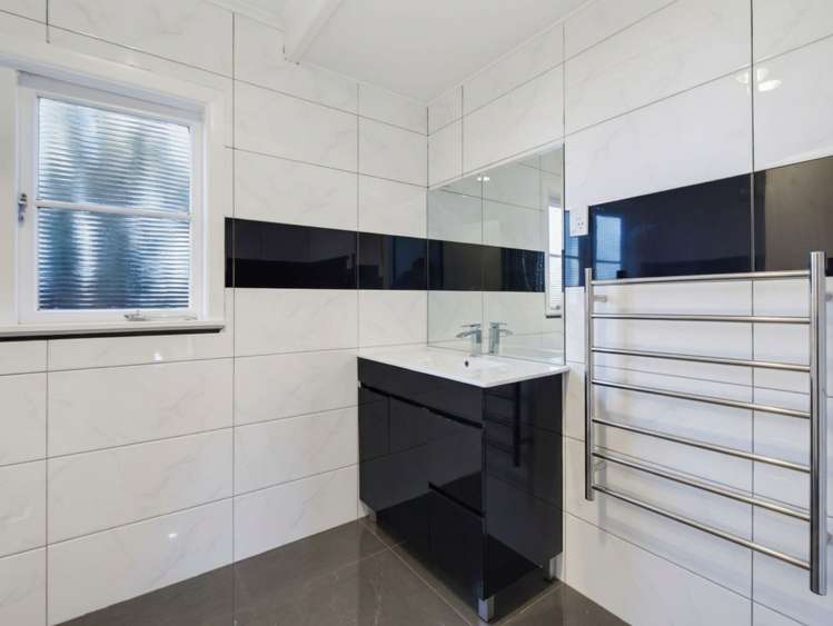 13 Great south road Papatoetoe_7