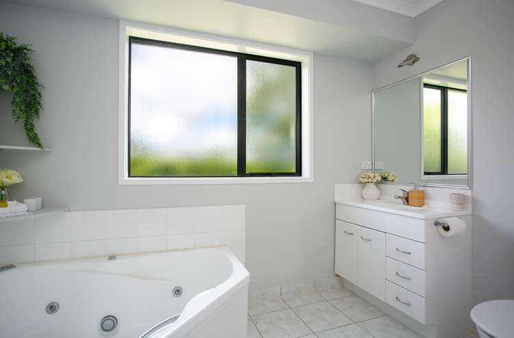 14 De La Mare Drive Leamington_12