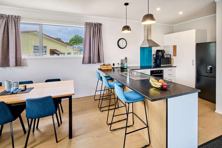 109a Gloaming Hill Titahi Bay_6