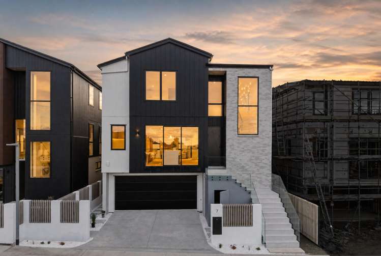 7 Awa Crescent St Johns_34