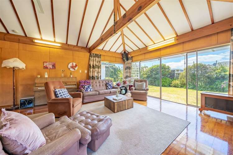 67 Whites Line East Waiwhetu_8