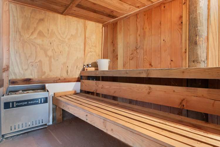 284 Ocean Road Ohope_12