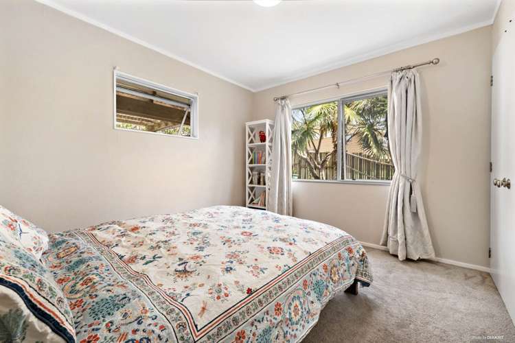 2/21 Santiago Crescent Unsworth Heights_6