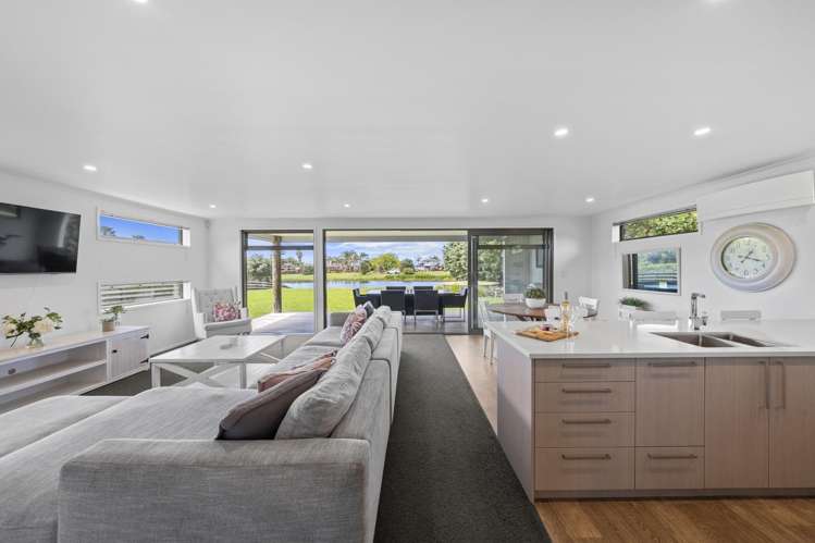 1158 East Coast Road_5