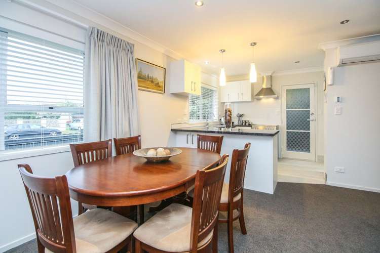 1/16 Eyre Street Henderson_11