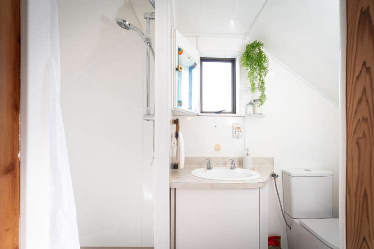 104 Tauhinu Road Miramar_11