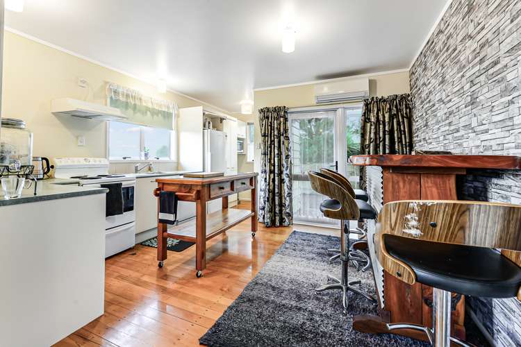 2 Point Street Raglan_18