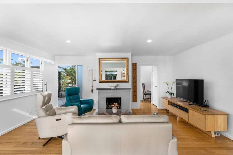 197 Riverside Avenue Pt England_9