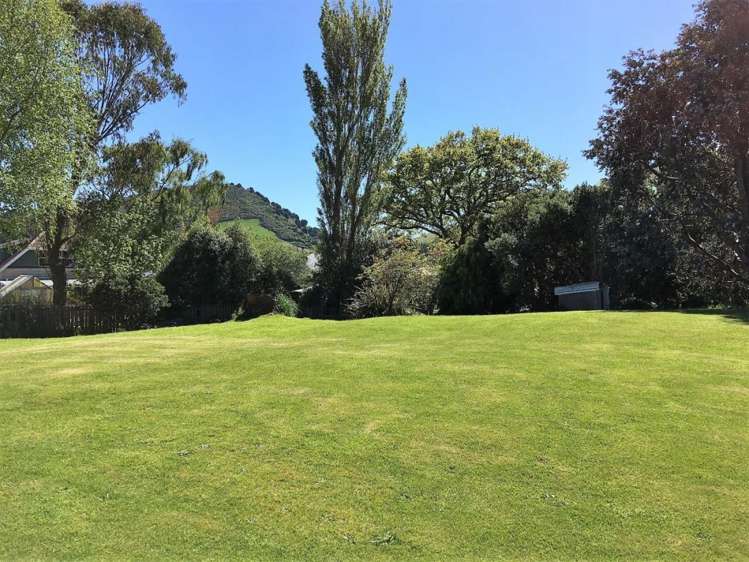 4 High Street Clinton and Surrounds_24