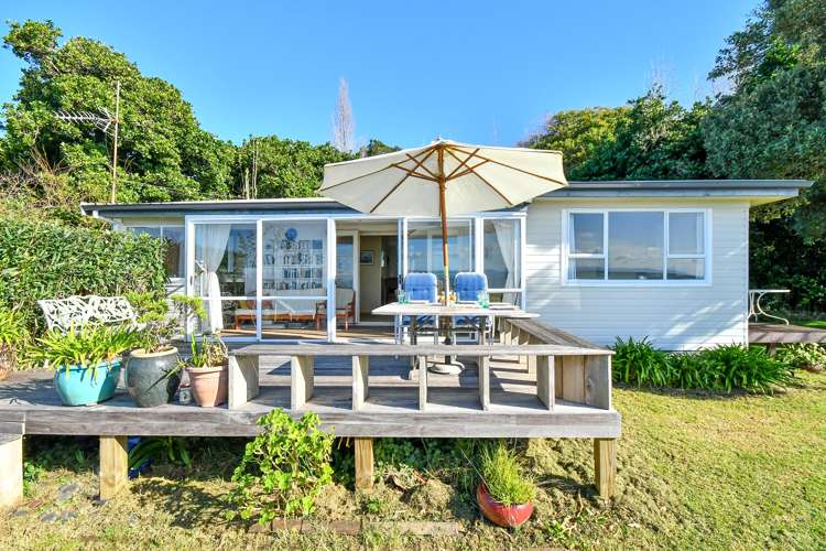 1820 East Coast Road Whakatiwai_2