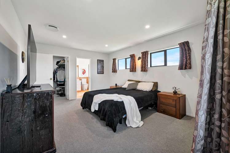 144 Monmouth Road Stratford_19