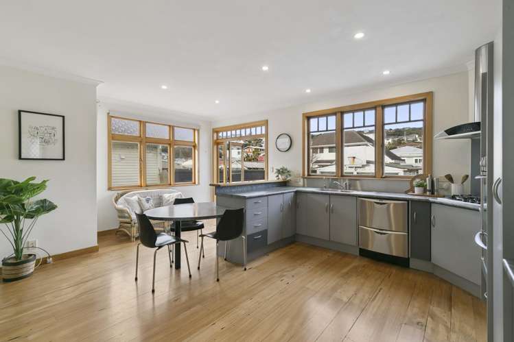 255 The Parade Island Bay_5