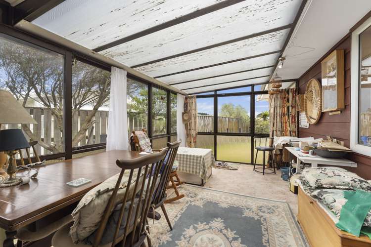 2 Colenso Place Otaki Beach_8