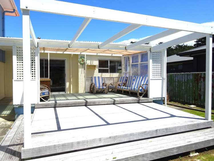 7 Hennessy Street West Foxton Beach_20