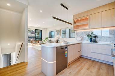 1/4 Powrie Street_4