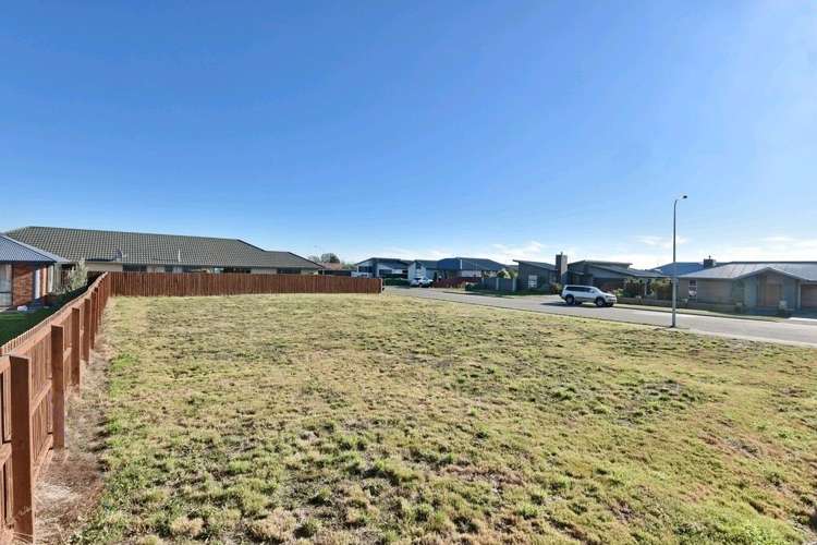 6 Kingsbridge Drive Burwood_5