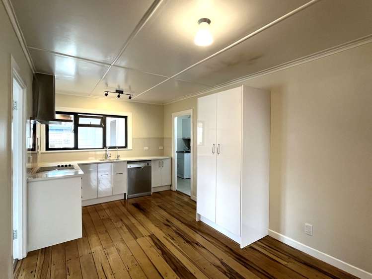 16 Arney Road Ranui_5