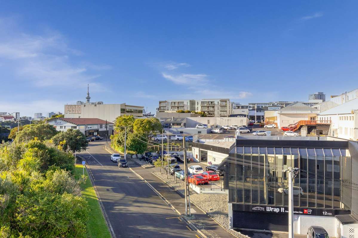 3A/15 Minnie Street_4