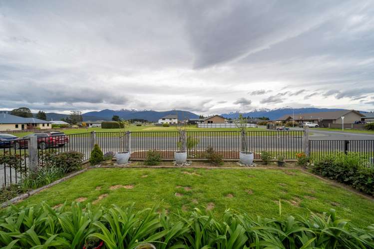 61 Orbell Crescent Te Anau_30