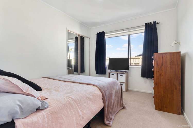 219 Royal Road Massey_7