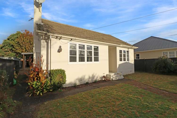 58 Hall Crescent_0
