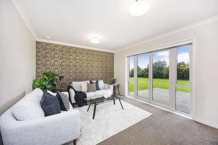 75 Reid Line West Feilding_13