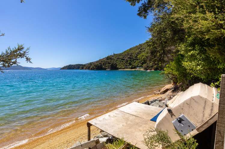 2069 Queen Charlotte Drive Queen Charlotte Sound_20