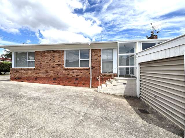 3 Bedroom Lovely Home in Pakuranga