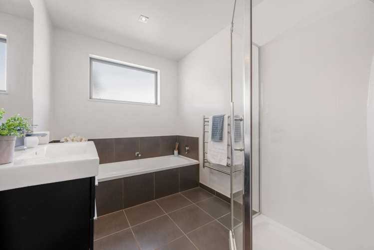 6 Missy Crescent Mount Pisa_17