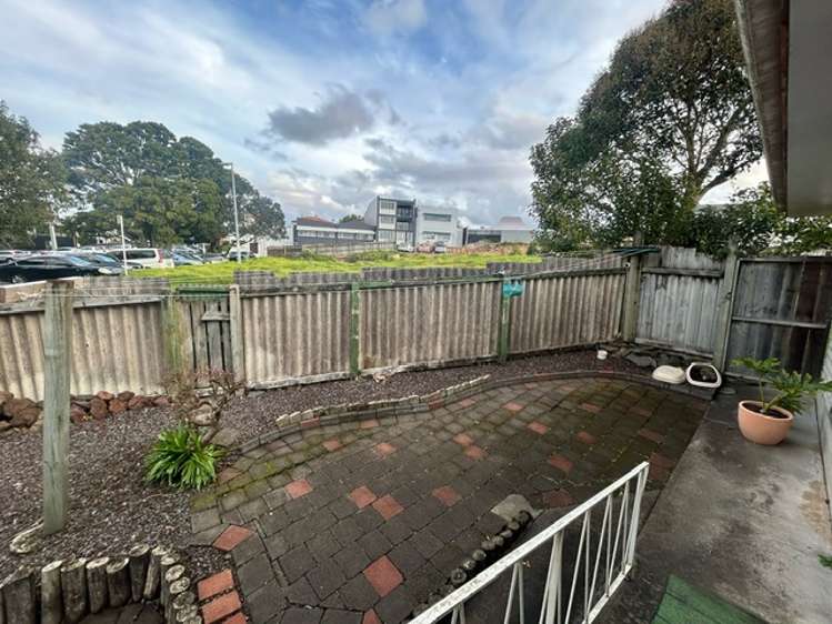 4/27 Parkhill Road Mellons Bay_11