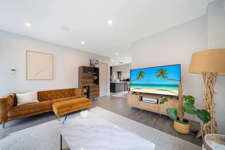 8/105 Hobsonville Road West Harbour_2