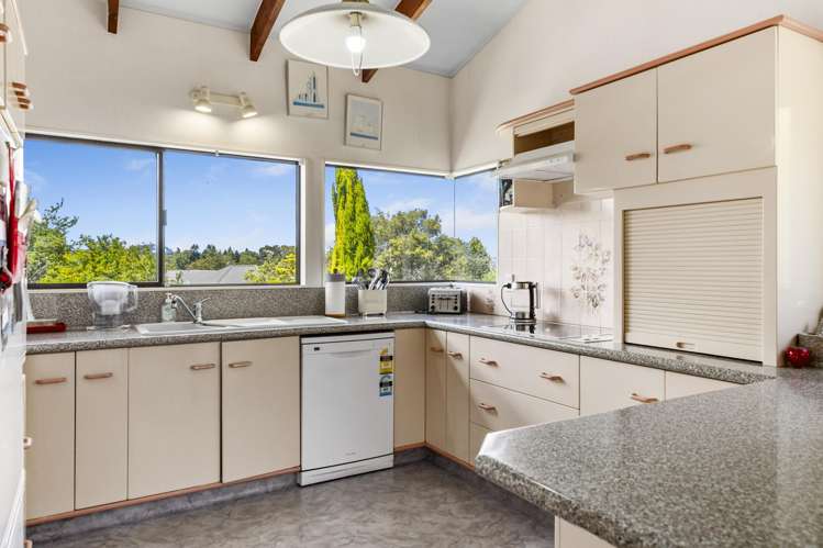 21 Kahurangi Drive Rangatira Park_5