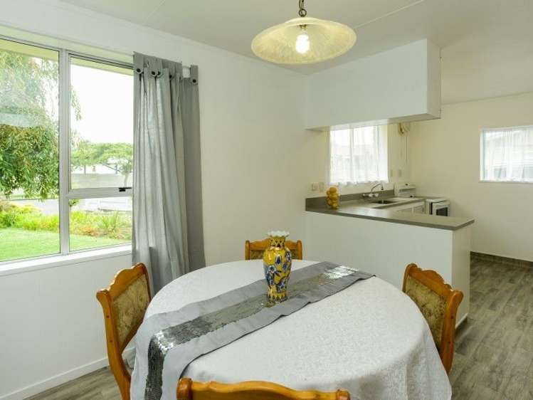 21 Kirkcaldy Crescent Flaxmere_9