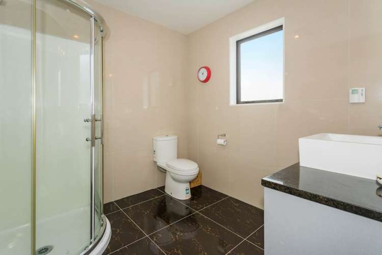 4/75 Tamahere Drive Glenfield_16