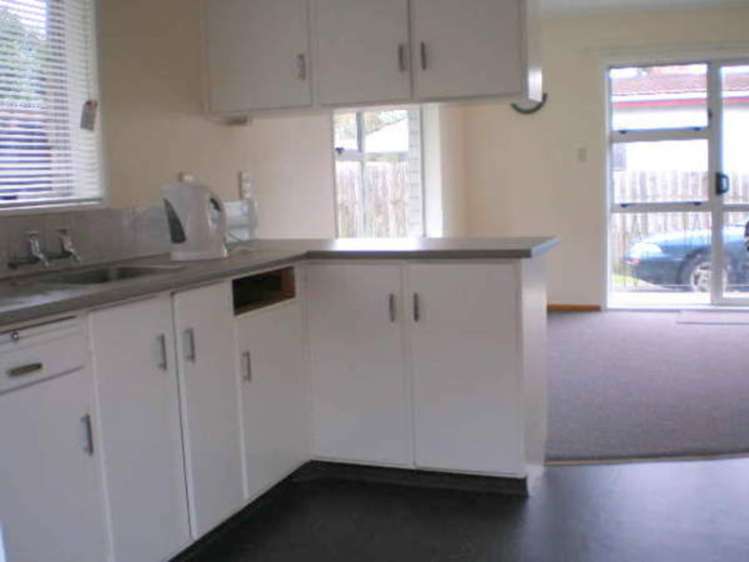 1/12 Dawnhaven Drive Te Atatu Peninsula_4