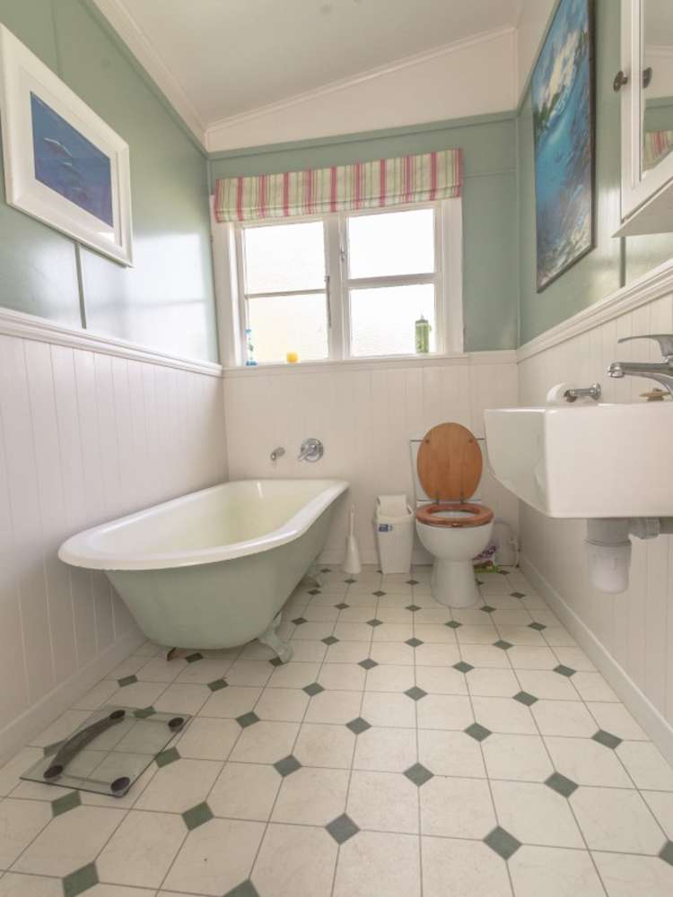 288 Cornwall Road Carterton_10