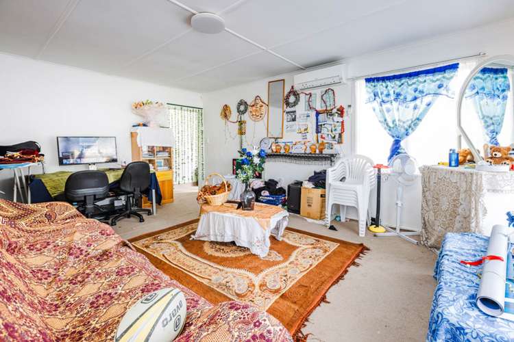 447 Massey Road Mangere East_11