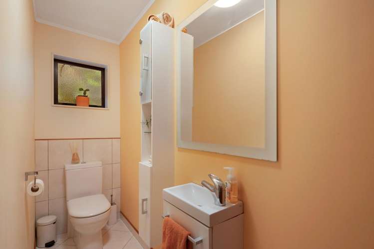 30 Thatcher Crescent Crofton Downs_13