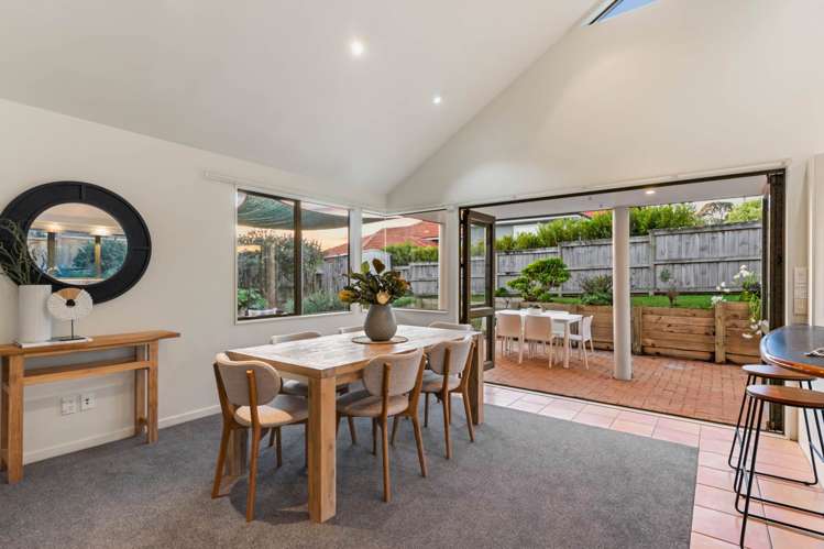 492 Beach Road Murrays Bay_7