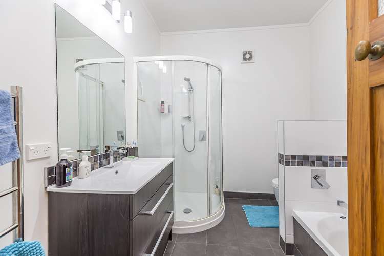 68 Queens Drive Lyall Bay_8