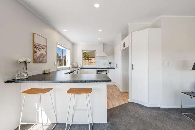 14 Greta Place Stanmore Bay_2