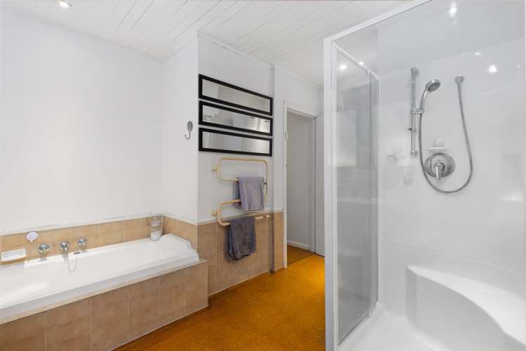 64 Selwyn Crescent Forrest Hill_11