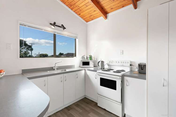 2a Rixon Place Te Atatu Peninsula_8