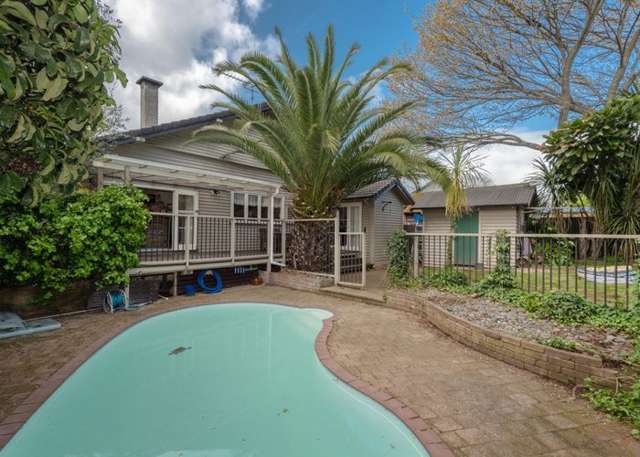13 Te Aroha Street Hamilton East_2