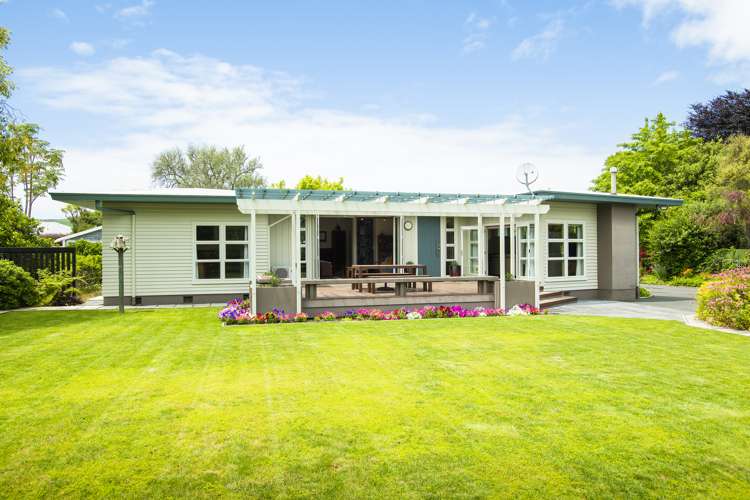 108 Iranui Road Inner Kaiti_1