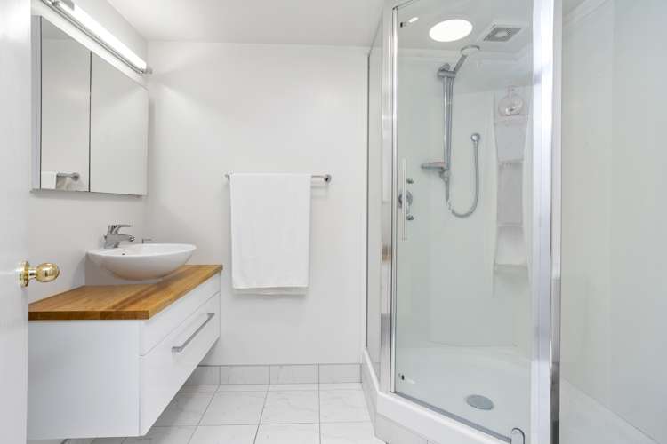 5 Hartles Place Mellons Bay_23